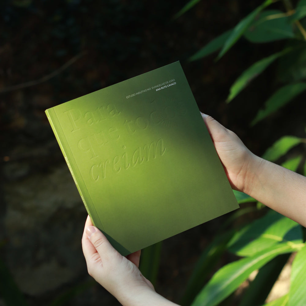 Bible Study Para que Todos Creiam capa ambientada