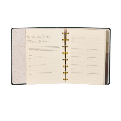 Planner de casamento Nossa Aliança visão de páginas internas