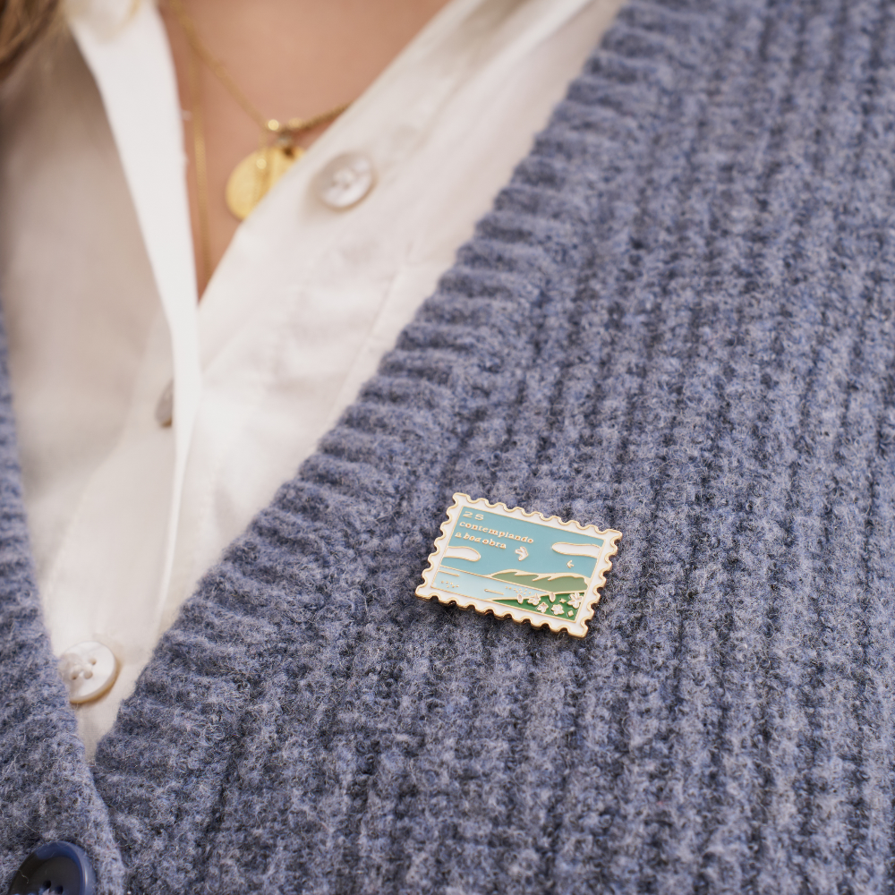 pin broche purpose paper colecionável na camisa